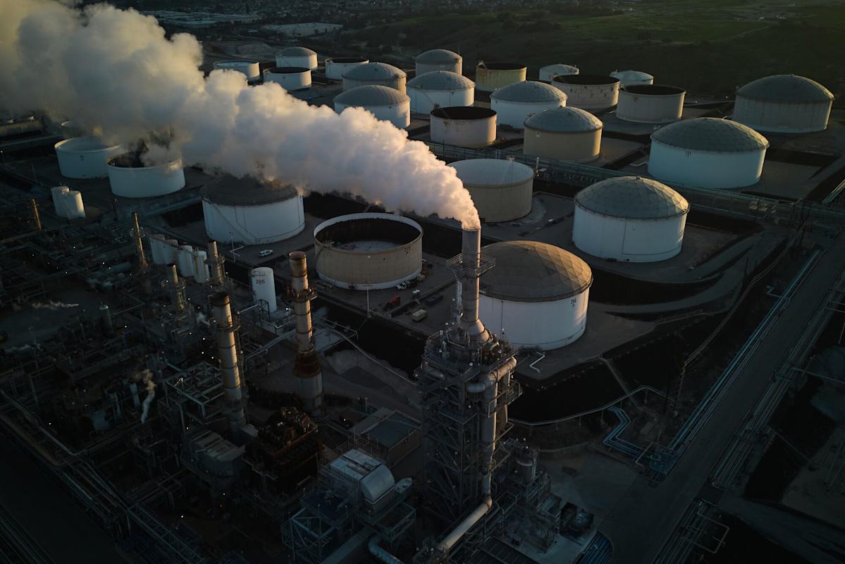 Oil Titans Uneasy Over Tariffs and Crude Prices Meet With Trump