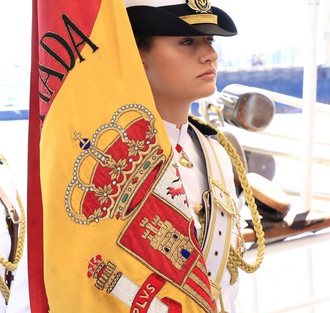 Princess Leonor of Asturias, standard-bearer in the flag oath of Spaniards living in Uruguay held during the stop in Montevideo.