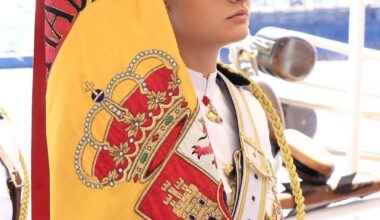 Princess Leonor of Asturias, standard-bearer in the flag oath of Spaniards living in Uruguay held during the stop in Montevideo.