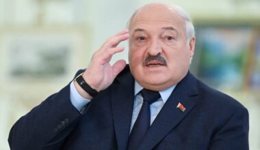 Self-proclaimed president of Belarus starts inspecting combat readiness of army