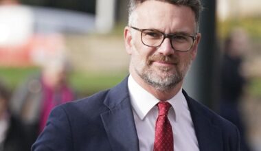 Bargain Hunt auctioneer Charles Hanson cleared in domestic abuse trial