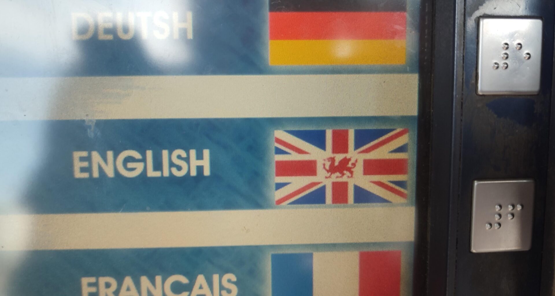 British flag incorporating the Welsh dragon, spotted in the wild