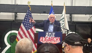 Bernie Sanders energizes thousands at UW-Parkside, Wisconsin rally