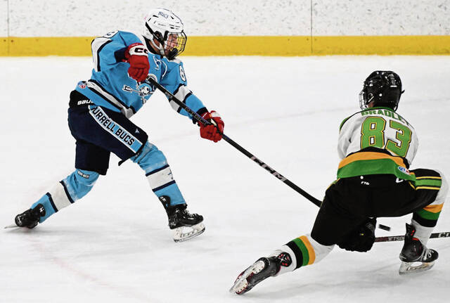 8300653_web1_vnd-BurrellHockey06-101824