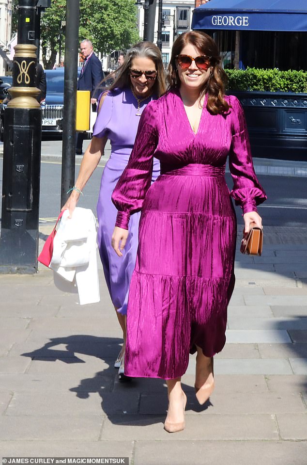 Princess Eugenie added oversized sunglasses with a leopard print rim with a natural a make-up look