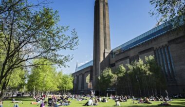 Visitor numbers plunge at London art museums as Tate loses 2.7 million in five years