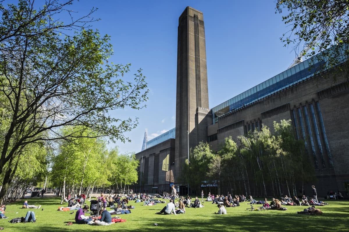 Visitor numbers plunge at London art museums as Tate loses 2.7 million in five years