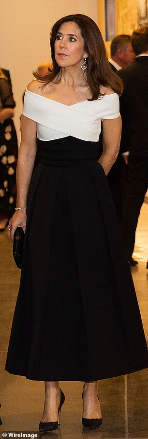 Four years earlier, Mary made a similarly stunning impression in a monochrome Paul & Joe dress