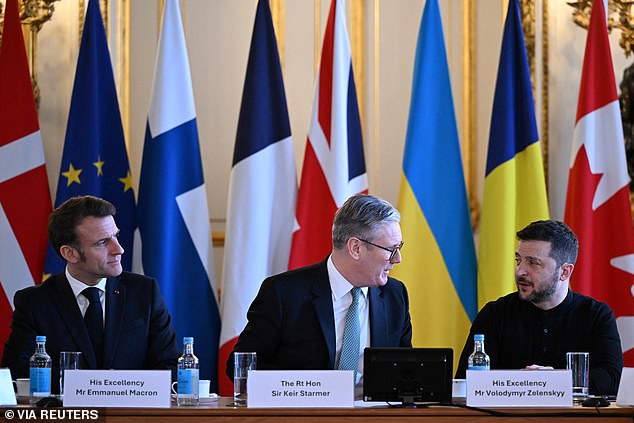 Britain and France would lead a peacekeeping force ¿ a ¿coalition of the willing¿, Starmer calls it ¿ with boots on Ukrainian soil
