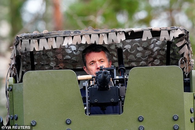Frederik jumped into an armoured tank, taking it for a test drive and getting the opportunity to view the guns in the turret