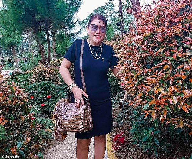 He stumbled across widower Anita's profile and fired off a cheeky 'hi'