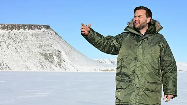 Vance, en un paisaje nevado en Groenlandia.