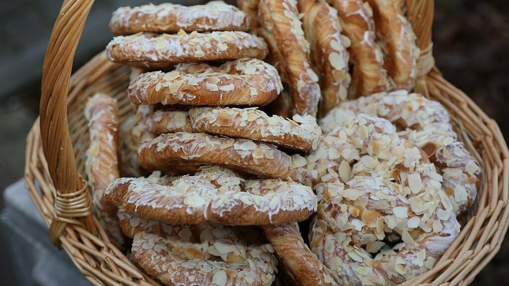 RTL Today - 30 March: Luxembourg's Bretzelsonndeg – the way to the heart is through the stomach