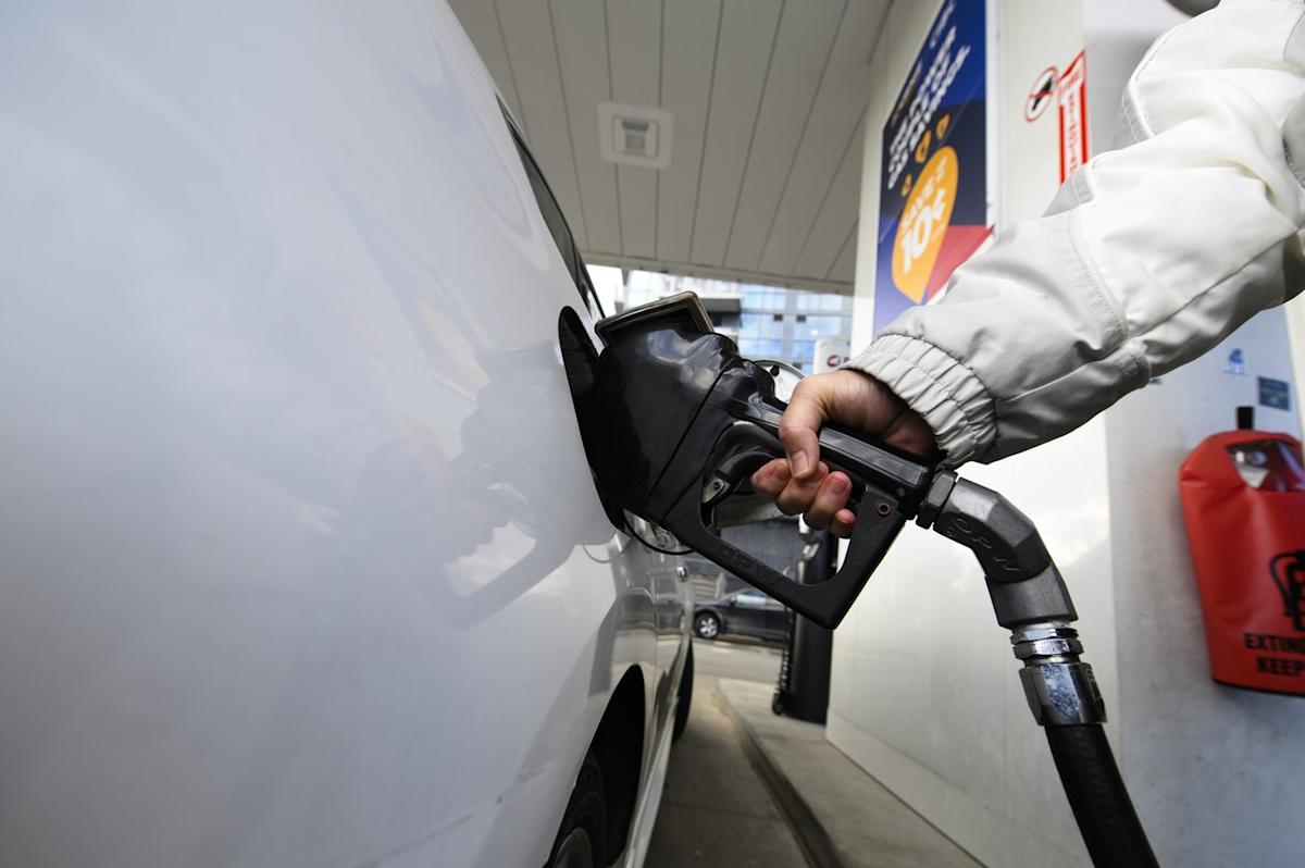 Tariffs on Canadian crude to drive up pump prices in U.S., analyst says