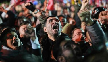 Thousands join march in Turkiye’s Istanbul to protest mayor’s arrest | Politics News