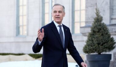 Amid Trump tariff threat, Carney leaves for France, U.K. visit - National