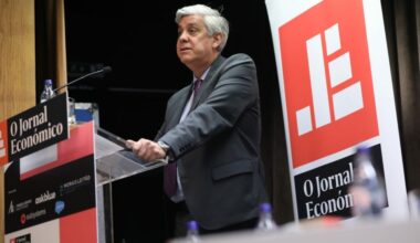 "Não é compreensível a diferença entre remuneração que a banca recebe nos depósitos do banco central e o que paga aos clientes"