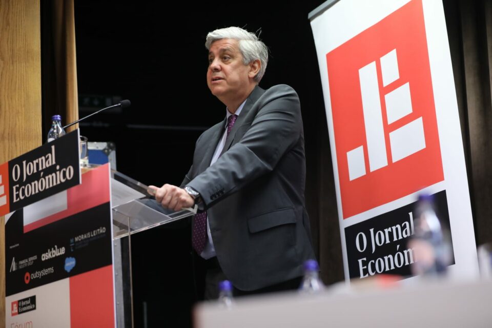 "Não é compreensível a diferença entre remuneração que a banca recebe nos depósitos do banco central e o que paga aos clientes"