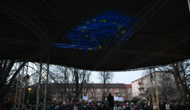 Protest Slovensko je Európa! – Nové Mesto nad Váhom – môj príhovor, fotky a zostrih protestu — Denník N