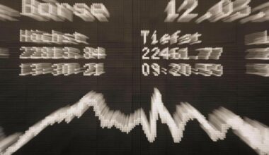 US stocks drift as Trump's latest tariff threat offsets economy news