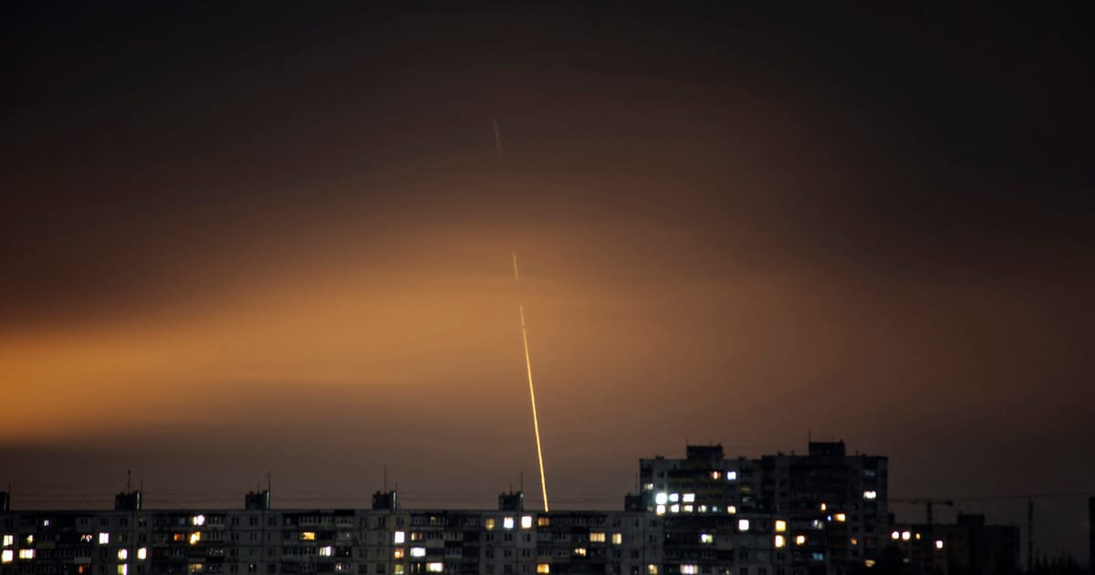 As US stops sharing intel, Russia hits Zelenskyy’s hometown, killing 4 – POLITICO