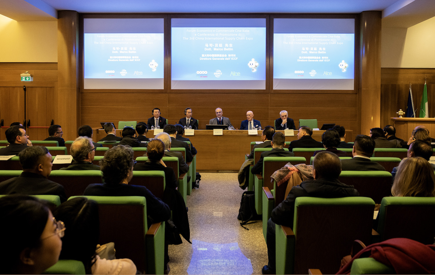 Italia-Cina, la moda traina l'export con volumi da 4,4 mld $ nel 2024