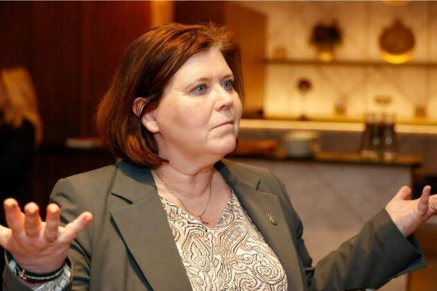 Iceland minister who had a child with a teenager 30 years ago quits » Capital News