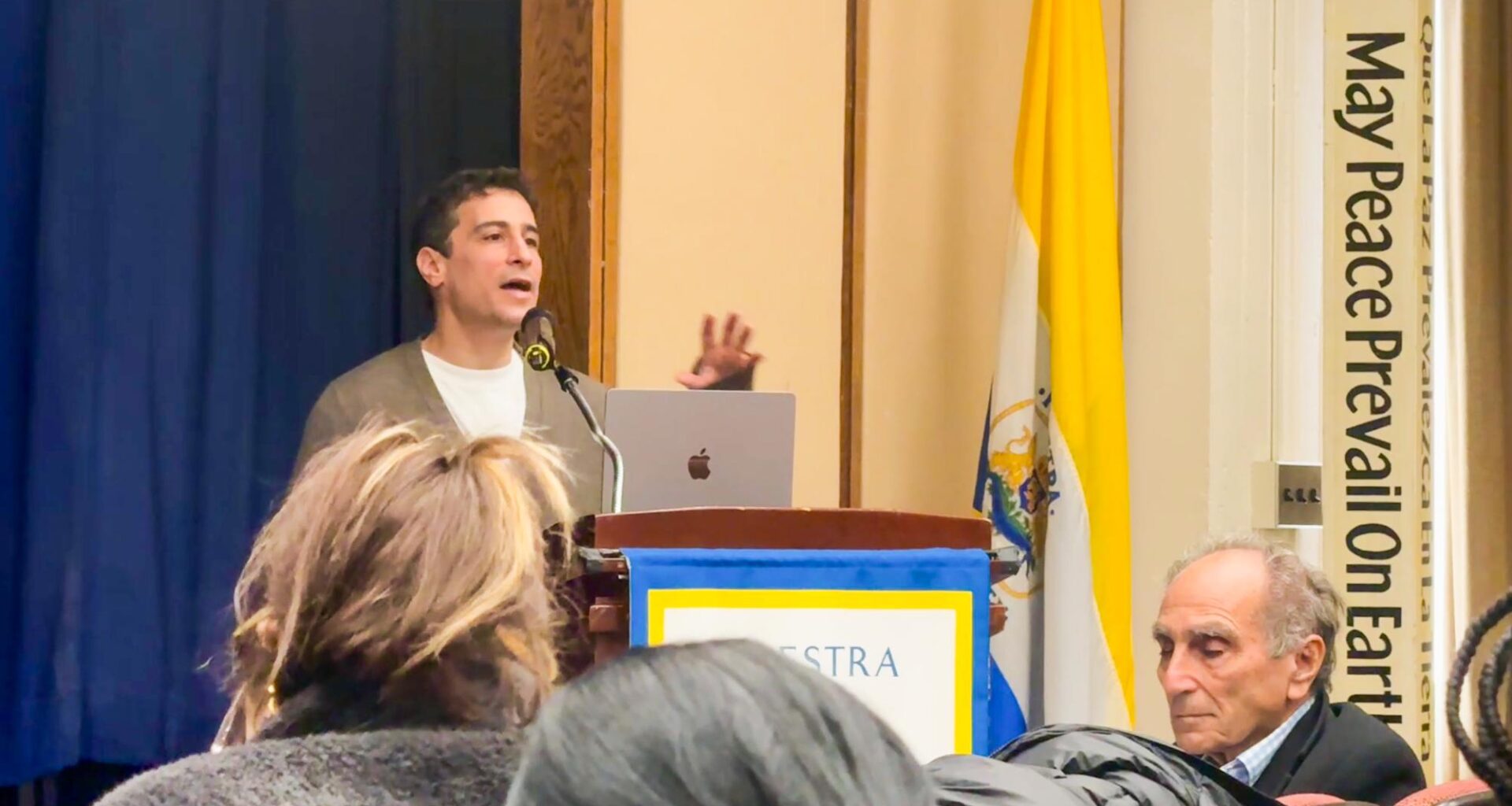 Award-winning reporter Aaron Maté talks about U.S. foreign policy at Hofstra – The Hofstra Chronicle