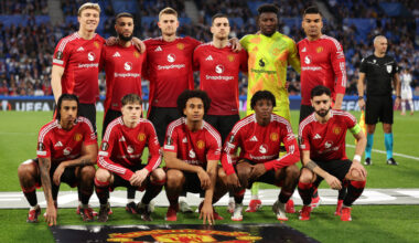 Manchester United players pose for a picture ahead of kick-off.