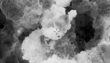 Un journaliste américain a reçu par erreur des informations militaires confidentielles sur des frappes contre les Houthistes, annonce la Maison Blanche