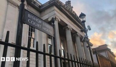 Man sentenced after breaking victim's jaw in bar