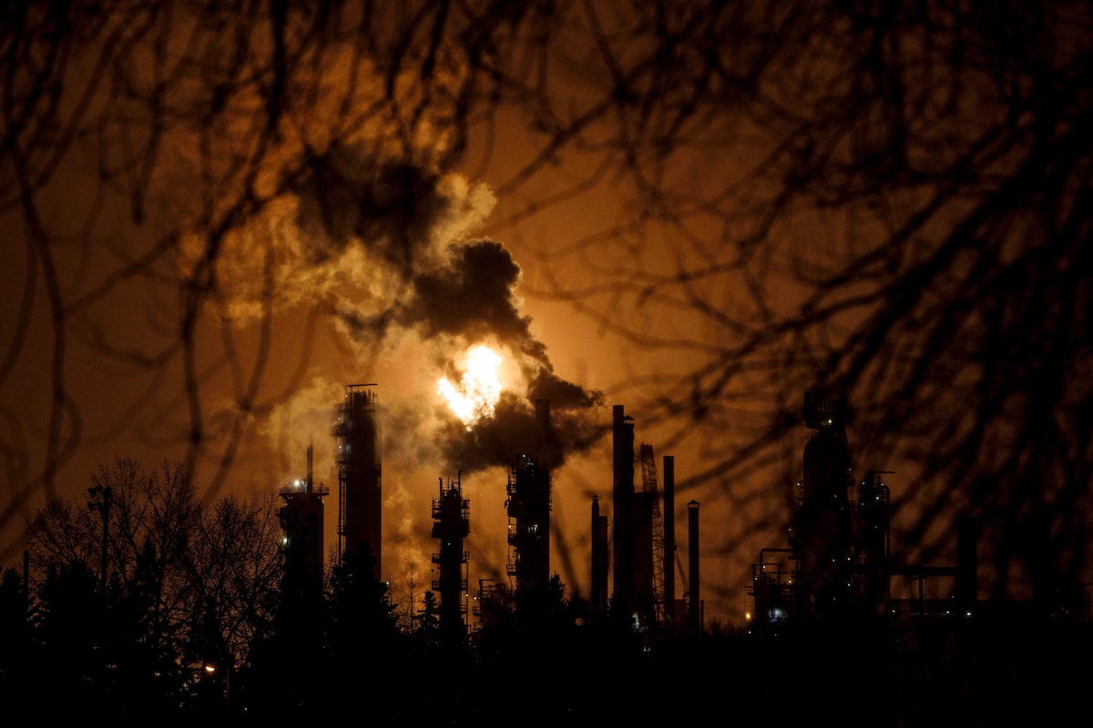 Opinion: As oil CEOs debase their own climate pledges, Bay Street must act