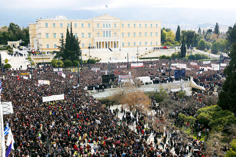 Violence mars Greece train crash mass protest