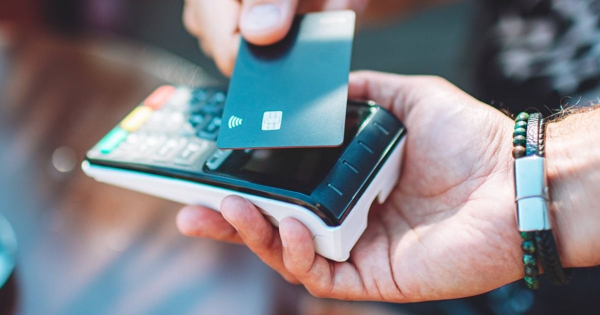 Six major high street brands go cashless in controversial payment move