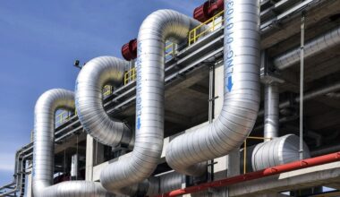 China Halts US LNG Imports as Trade War Reroutes Deliveries
