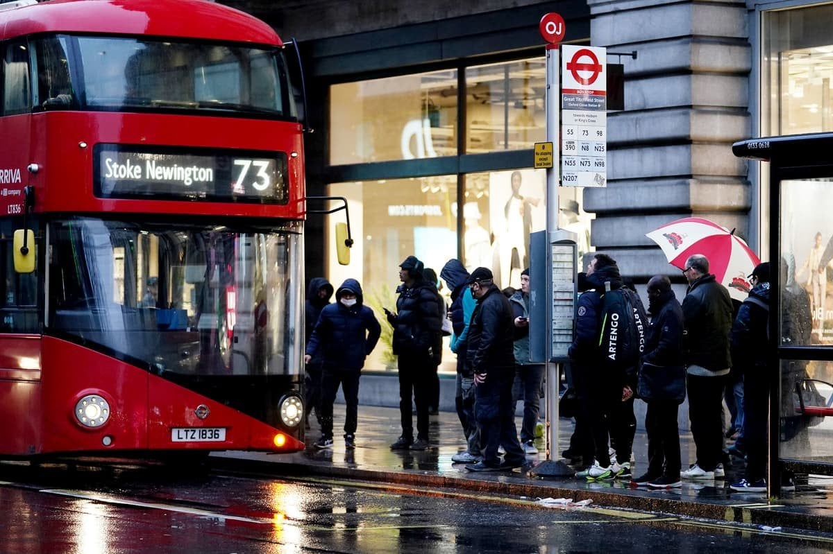 Traffic lights to be reset and utility firms charged to dig up roads in bid to speed-up London buses