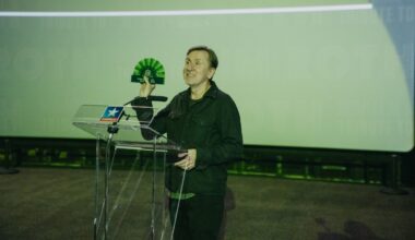 Tim Roth on Fascist Meetings, Tupac, David Lynch, 'Weird' Oscars