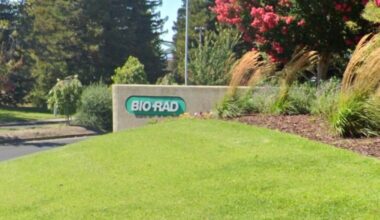 Tech, life science companies slash hundreds more Bay Area workers