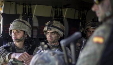 Cuánto dinero cobra un soldado del Ejército de España tras la subida anunciada por el Ministerio de Defensa: sueldo base y complementos