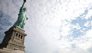 «Rendez-nous la statue de la Liberté !» : la demande de Glucksmann aux Américains
