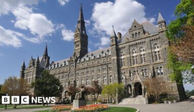 Badar Khan Suri: US court blocks deportation of Georgetown University researcher