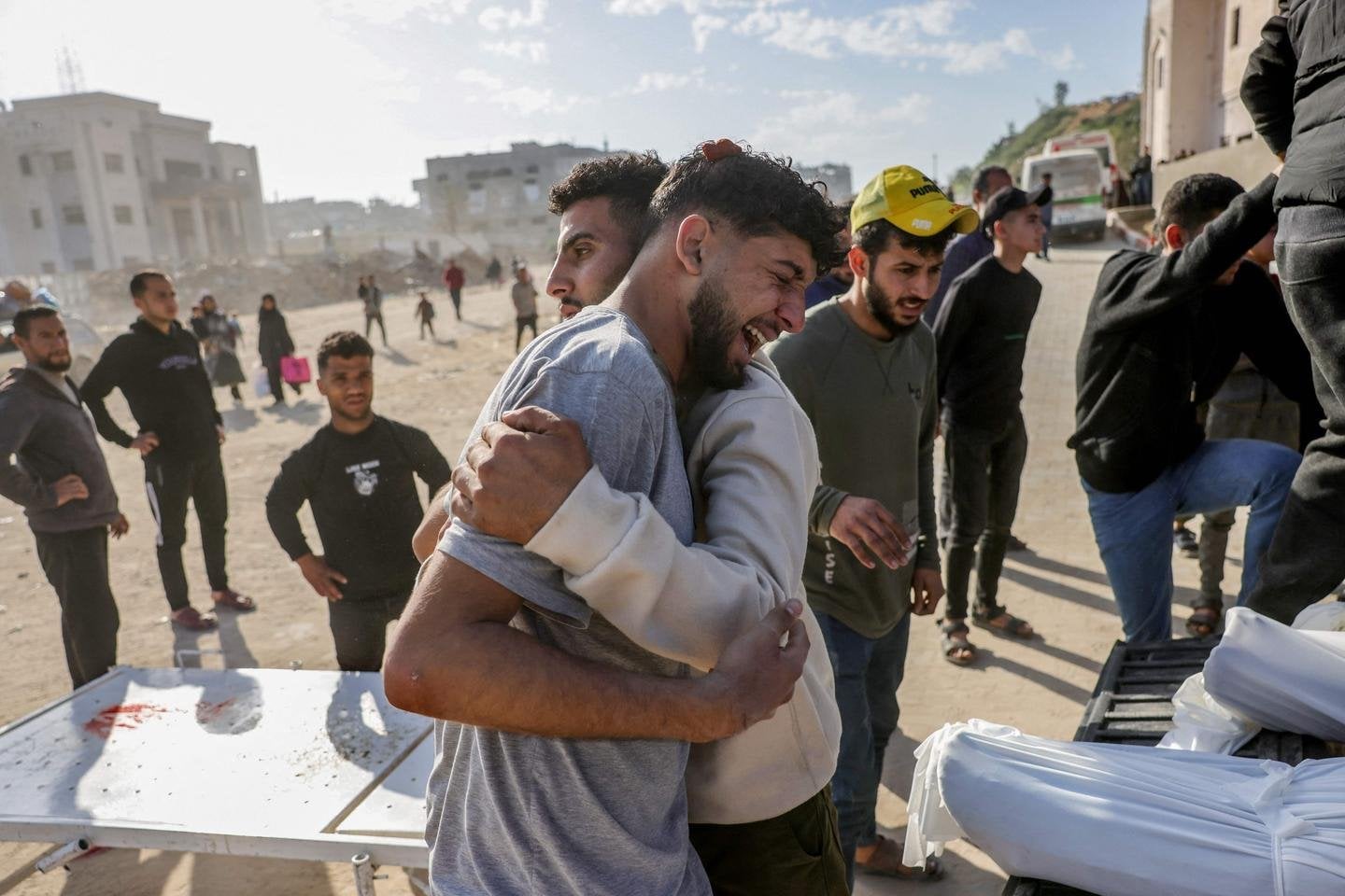 Bande de Gaza: de violents bombardements de l'armée israélienne font plusieurs centaines de morts.