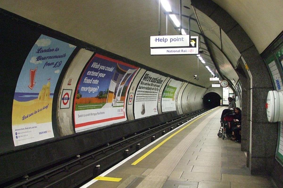 Arrest made after man ‘masturbated while staring at woman’ on night Tube