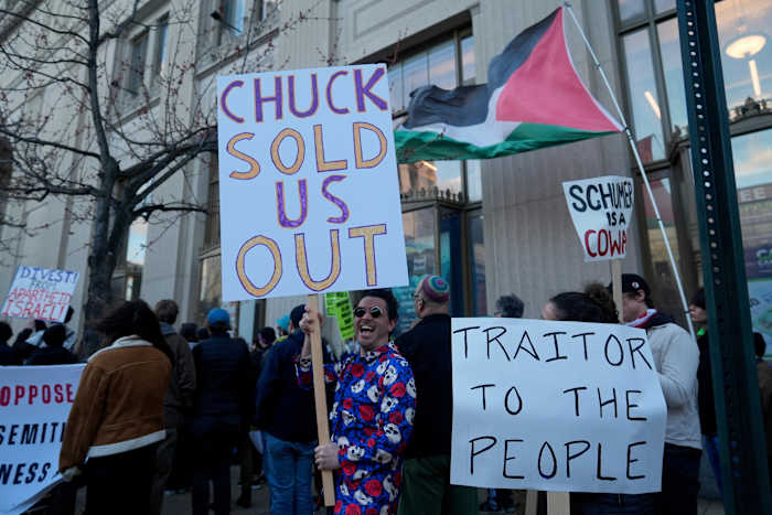 With Dems in disarray & Trump underwater, Americans are left feeling very uncertain