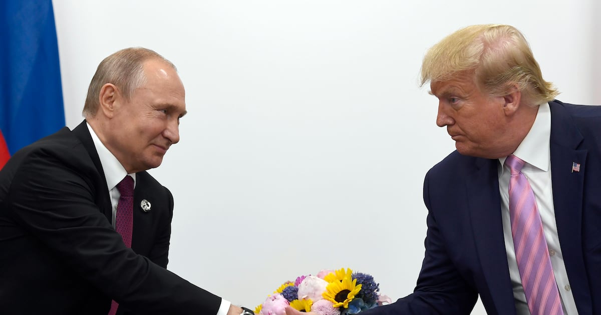 White House says Trump and Putin hold call as US seeks Russian sign-off on plan to end Ukraine war