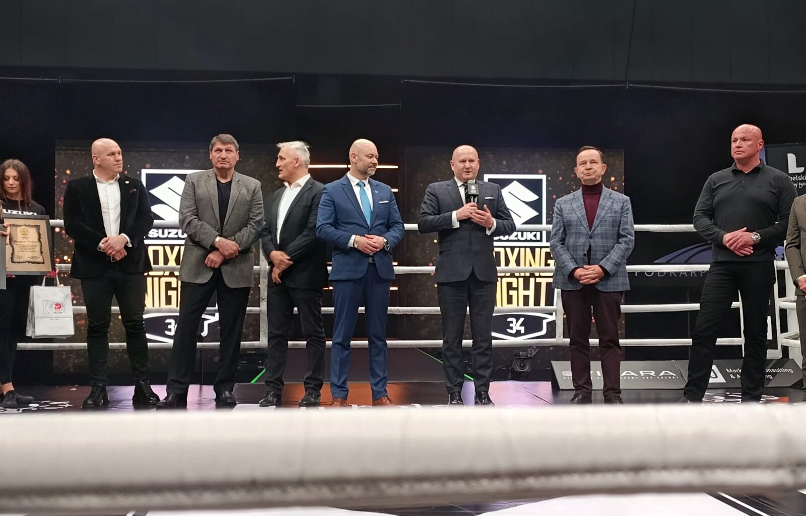 Polska pokonała Niemcy, tłumy kibiców i gwiazdy na widowni – Sportmarketing