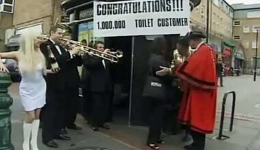 A little reminder of London from 25 years ago - Trigger Happy TV   Best of Series 1