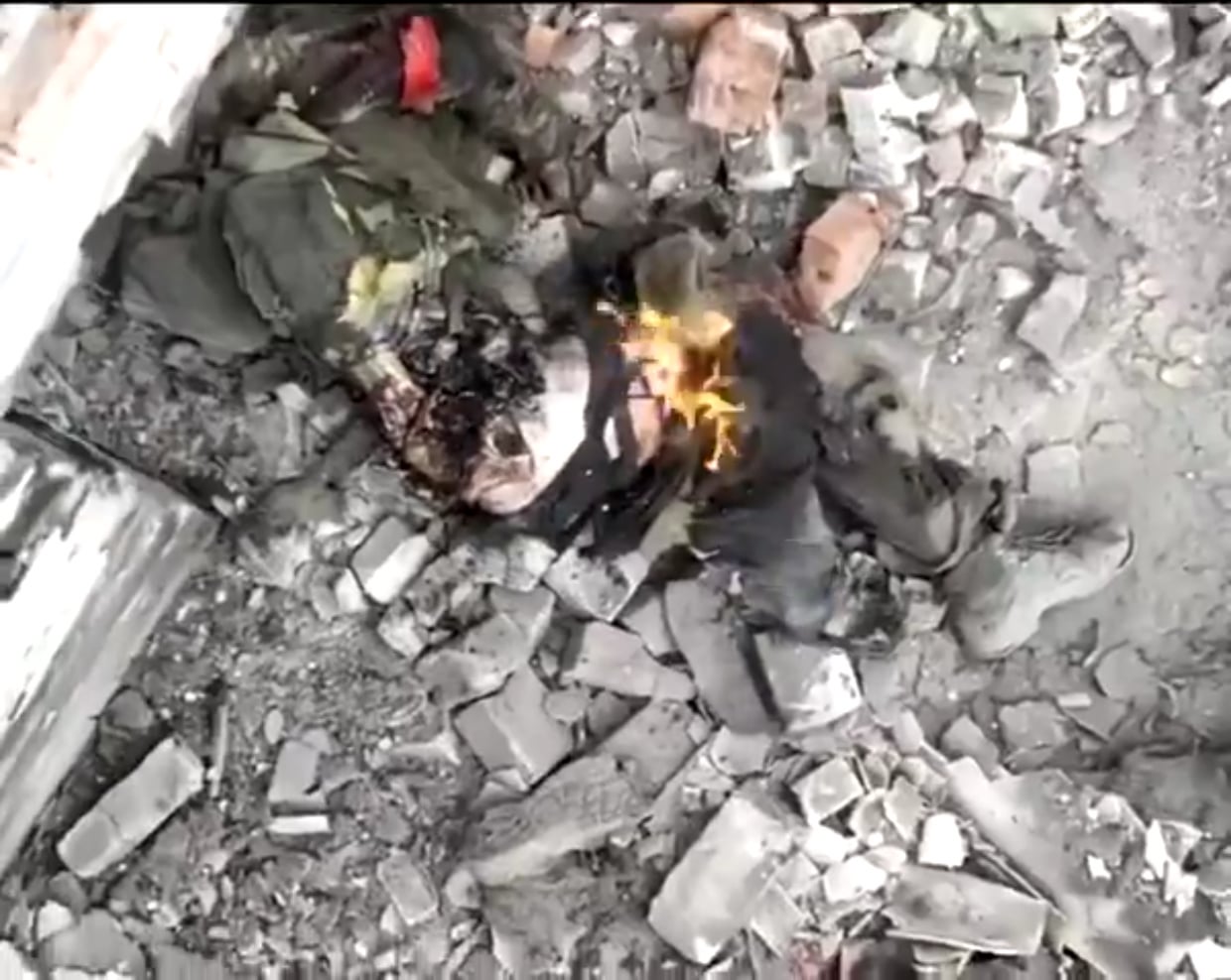 Russian slowly burning to death (NSFW) (Highly graphic)