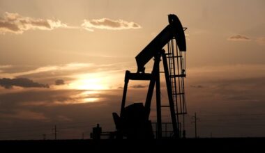 Weak refinery, export demand weakens prices for Midland crude along Texas coast