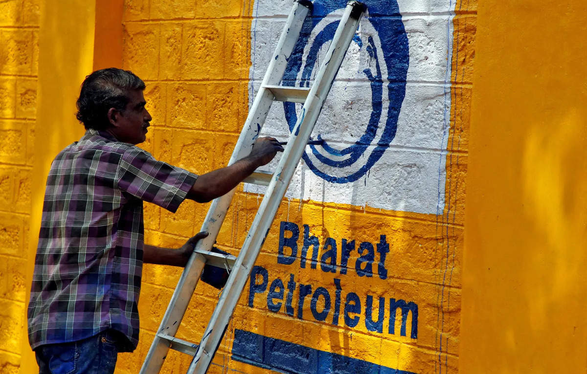Bharat Petroleum Corp plans to buy US oil via 4 month tender: Source, ET EnergyWorld